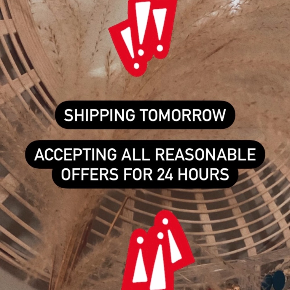 Closet clear out! Accepting all reasonable offers for 24 hrs! Ready, set, shop!